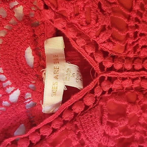 Red crochet detail tank top - Picture 3 of 5